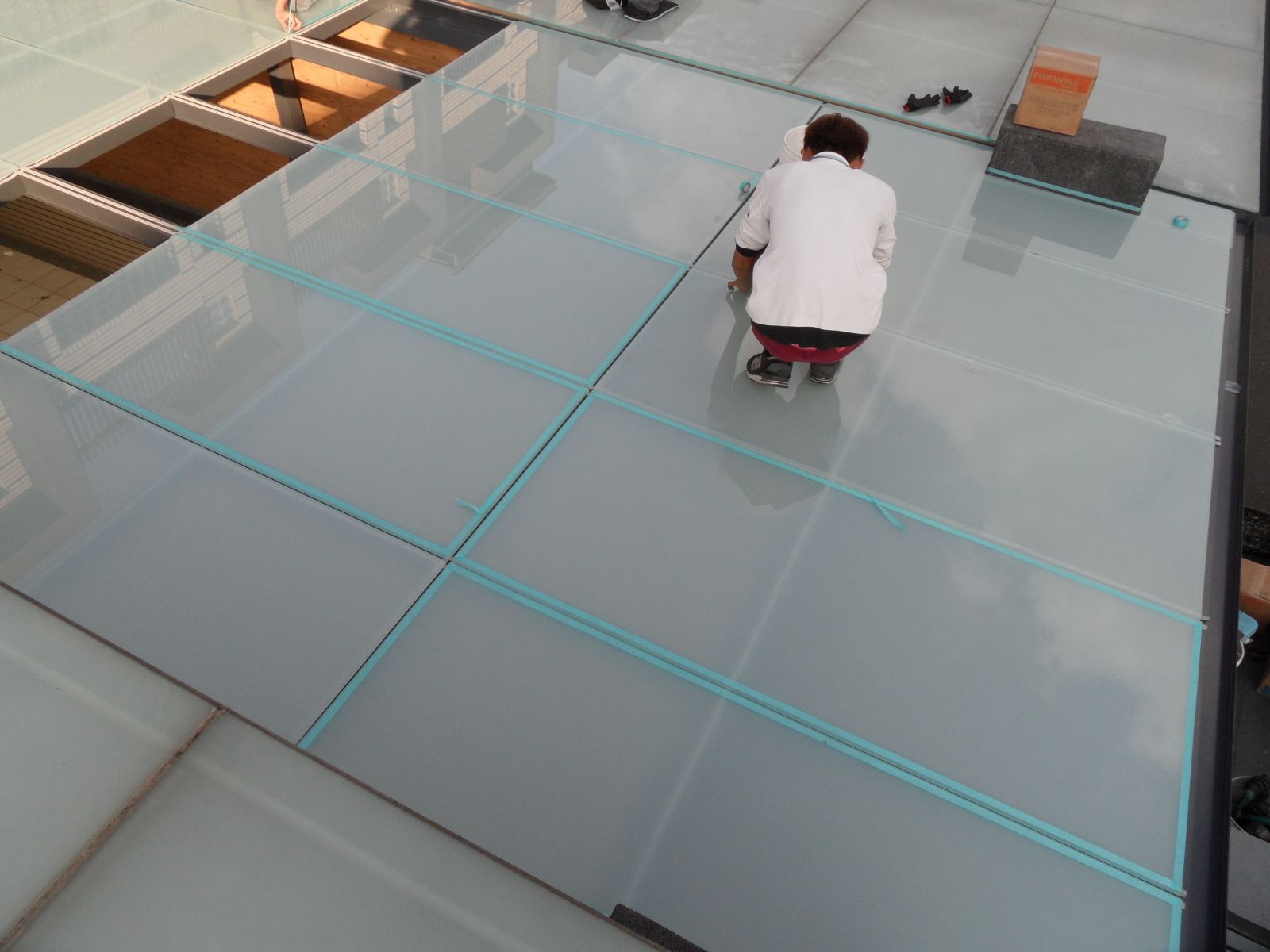 屋頂玻璃採用5+5膠合玻璃